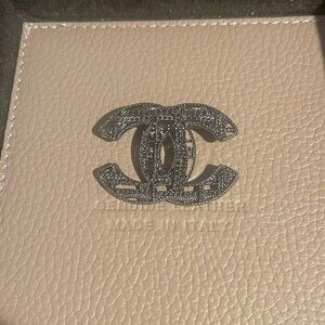 CHANEL
Silvertone Metal Chain-Link CC Pin Brooch